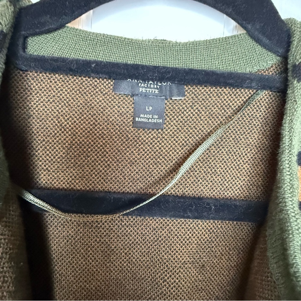 Ann Taylor Factory Petite Open Front Leopard Print Cardigan Sweater LP - Picture 3 of 9